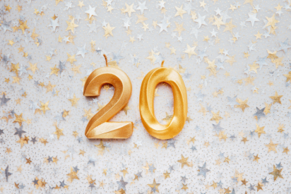 Number 2 and 0 candles